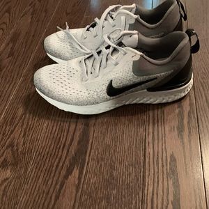 Nike Odyssey React 2 Women's - Size 8.5